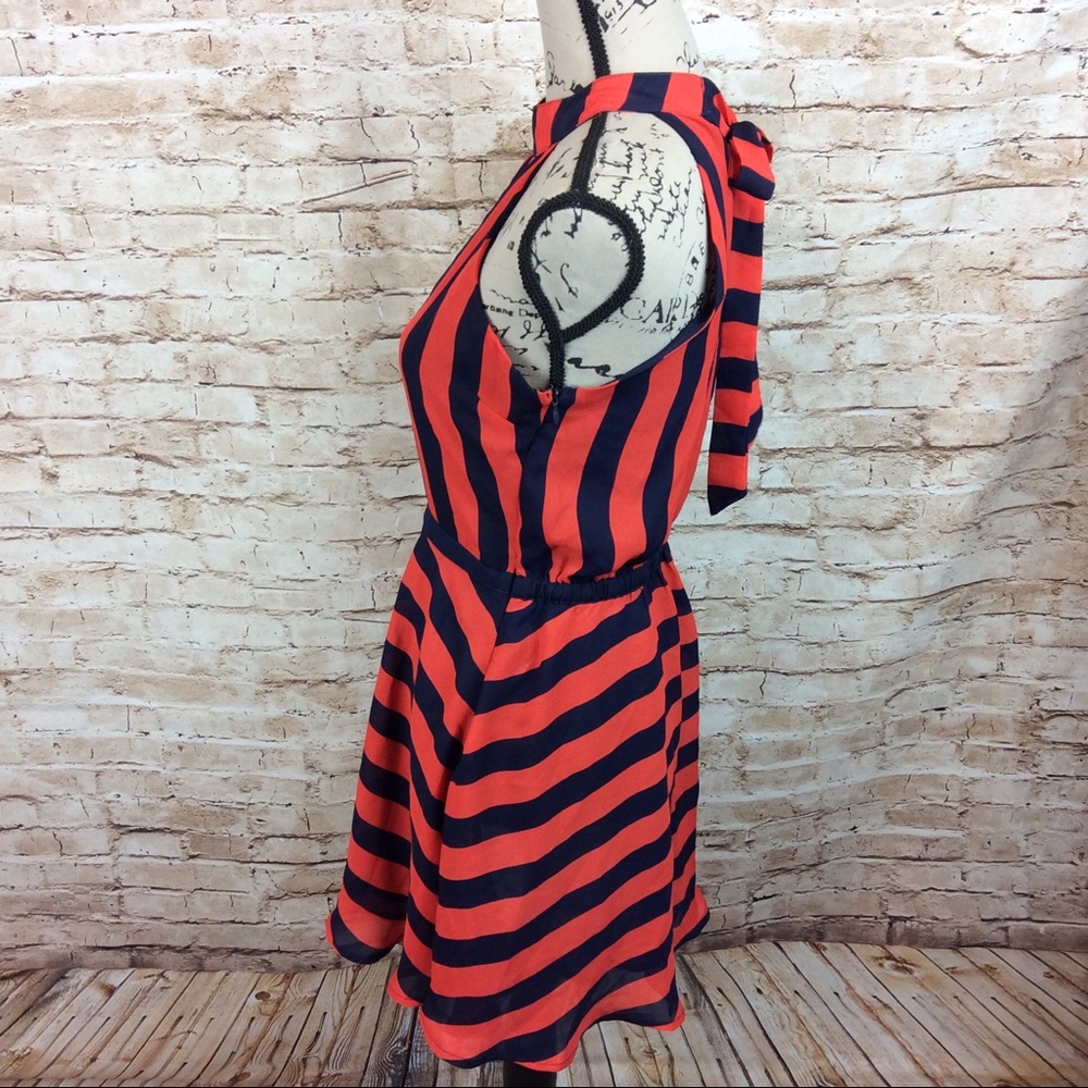 Umgee Striped Tie Back Skater Dress Medium - Picture 3 of 4
